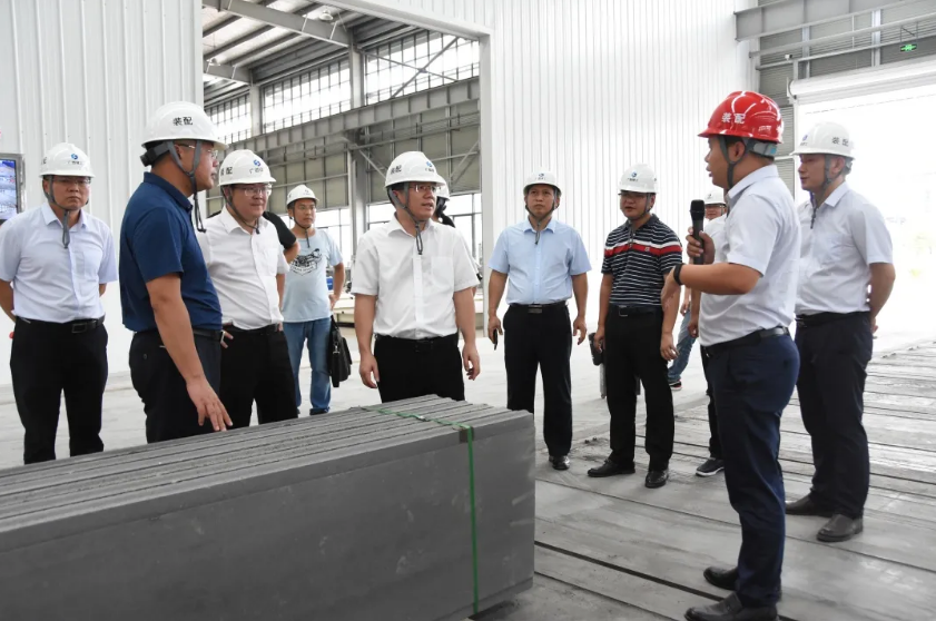 Meng Qipeng led a team to Liuzhou Prefabricated Building Modern Industrial Park of Guangxi Construction Engineering Group for investigation and guidance