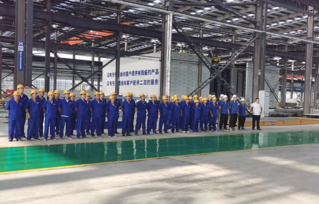 Ding Fuhao, Mayor of Zhoukou City, and his entourage observe Drawin Group Zhoukou Green Building Technology Park